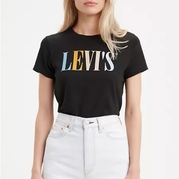 Tops - Levis 90s Serif Logo Perfect Graphic Tee Shirt in Caviar Black NWT